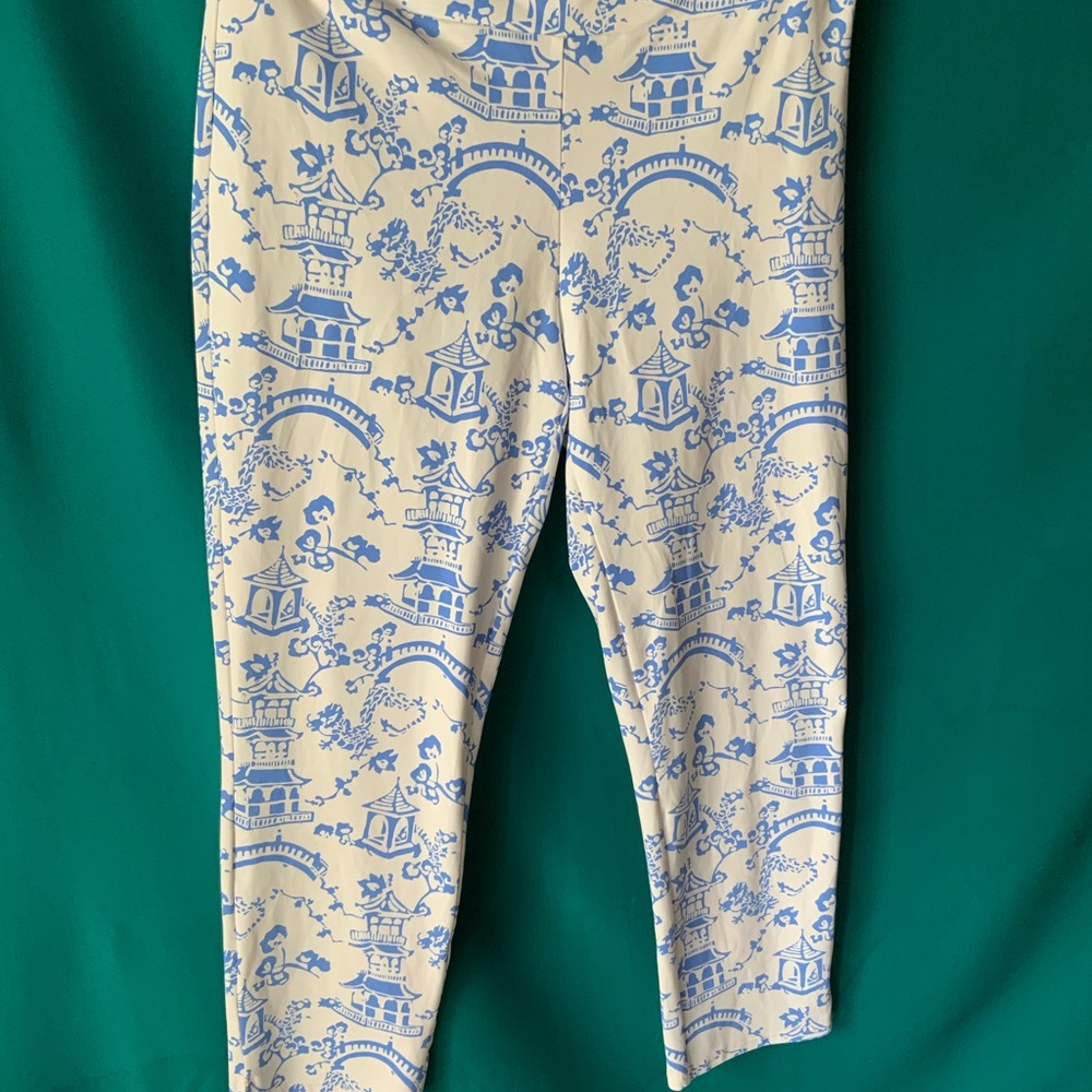 Jude Connally Cropped Lucia Ankle Length White Legging with unique Blue Pattern